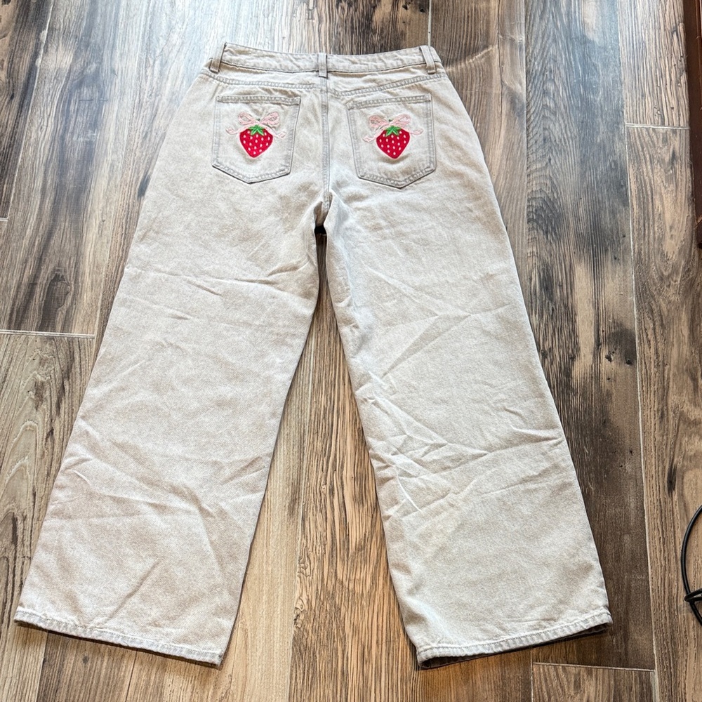 Women's Jeans with Strawberry Pockets